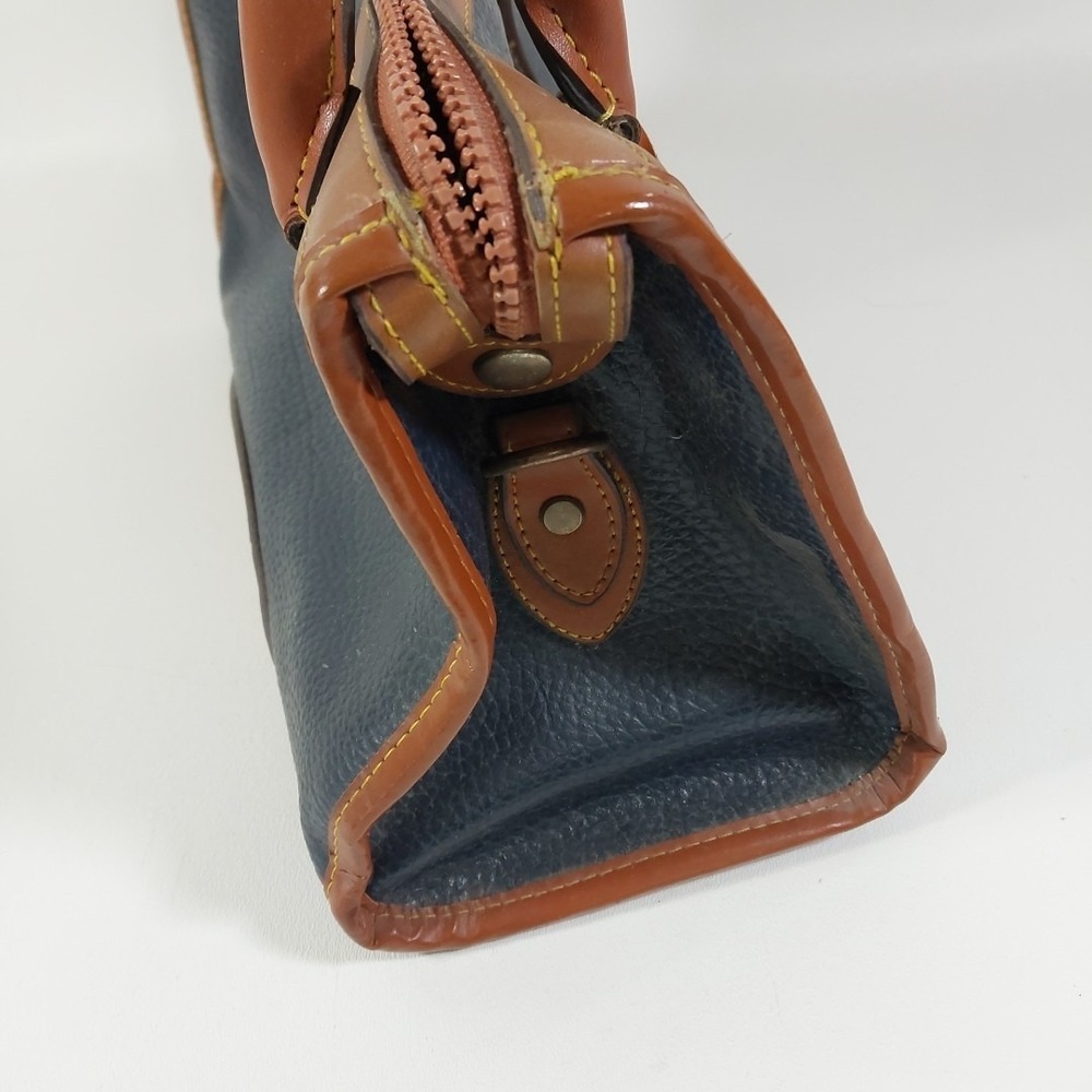 Vintage Dooney & Bourke All - Weather Satchel Handbag In Navy With Cognac Tan - Picture 4 of 7